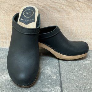 No. 6 Black Leather Clogs, Size 10